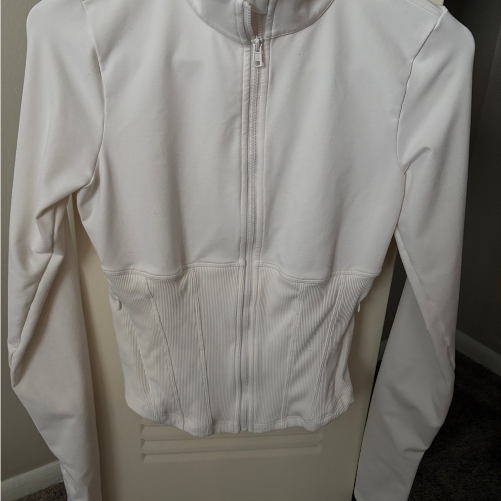 Alo white jacket size small